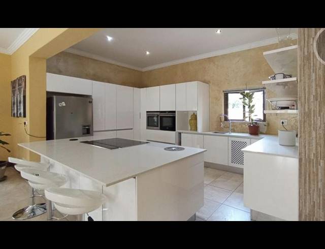 7 BEDROOM HOUSE FOR SALE IN SAVANNA HILLS